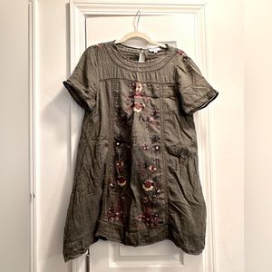 Umgee size medium linen dress with slip under. Smoke free home